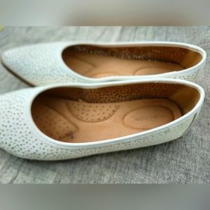 Women's White Flat